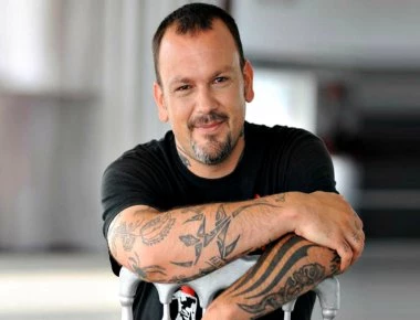 Δημήτρης Σκαρμούτσος: «Απέτρεψα τον μεγάλο μου γιο από το να γίνει μάγειρας» (βίντεο)